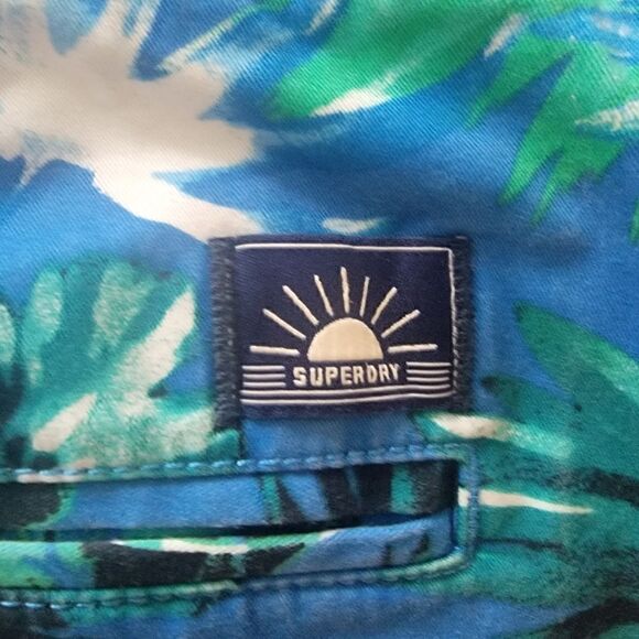 Superdry Men's "My Wave" Hawaiian Print Shorts. Size 36. - Picture 5 of 11